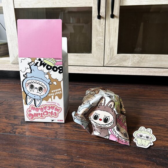 GREEN GRAPE - The Monsters Classic Exciting Macaron, 100% Authentic - Picture 2 of 3